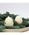 LED Dennenappelkaars, knipperend vlam effect, wit - Hoogte 8cm, Ø6cm, echte was