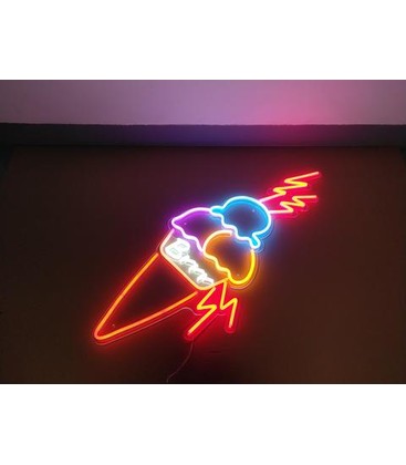 Sfeervolle egale lichtlijn gecreëerd met een groene Neon Flex LED-strip.